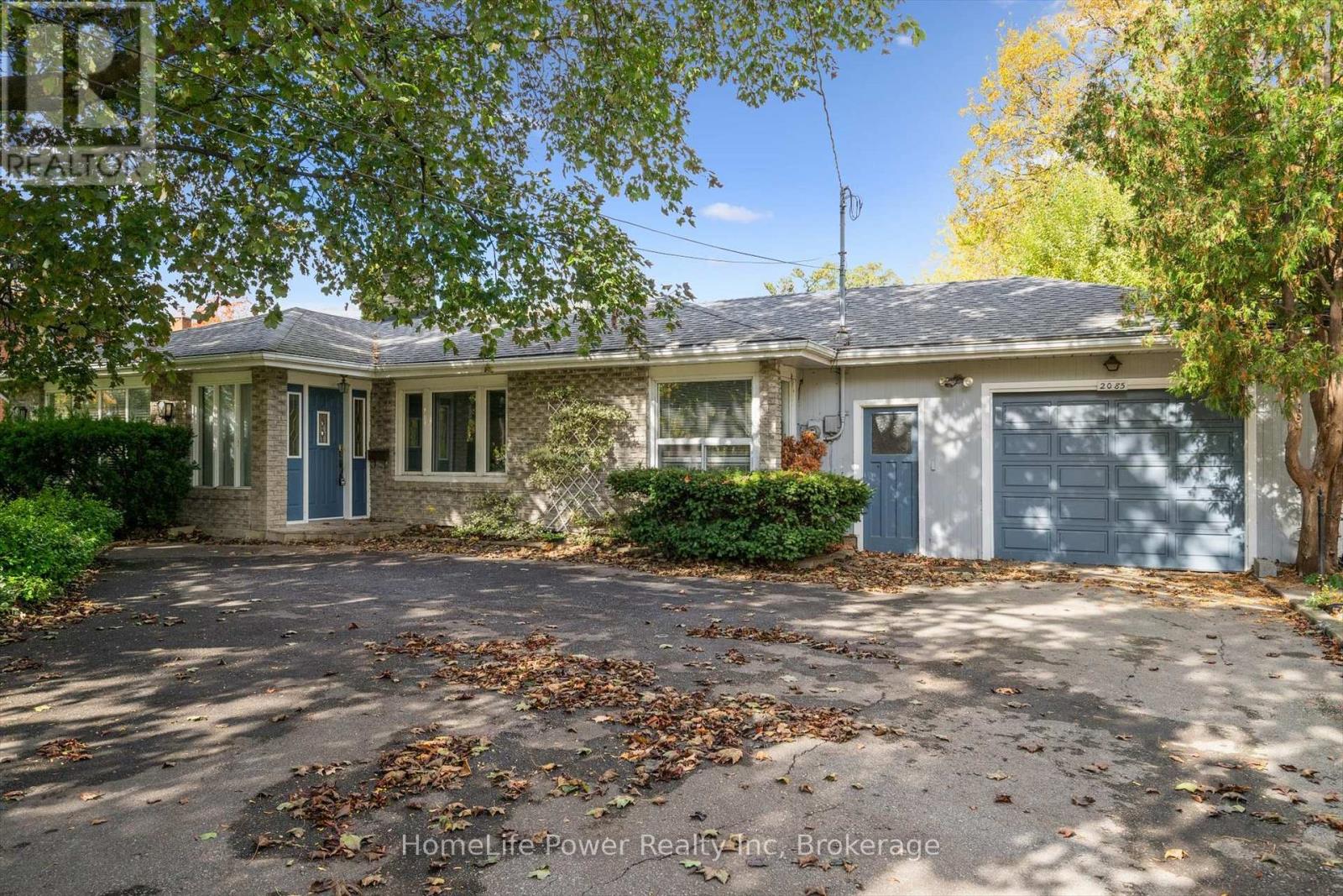 2085 Fowler Court, Mississauga, Ontario  L5K 1B7 - Photo 2 - W12483205