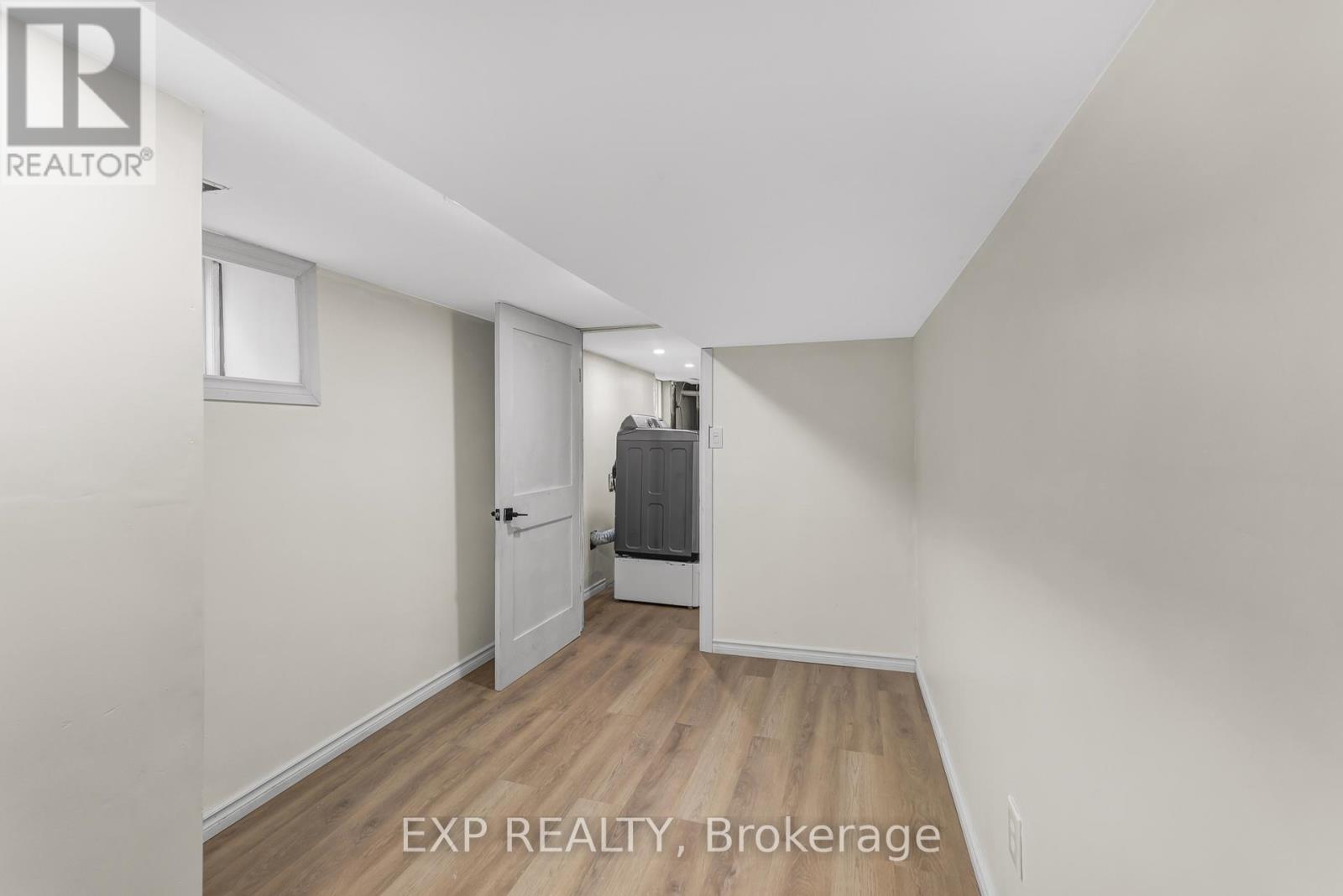118 Mountville Avenue, Hamilton, Ontario  L9A 1E4 - Photo 24 - X12483055