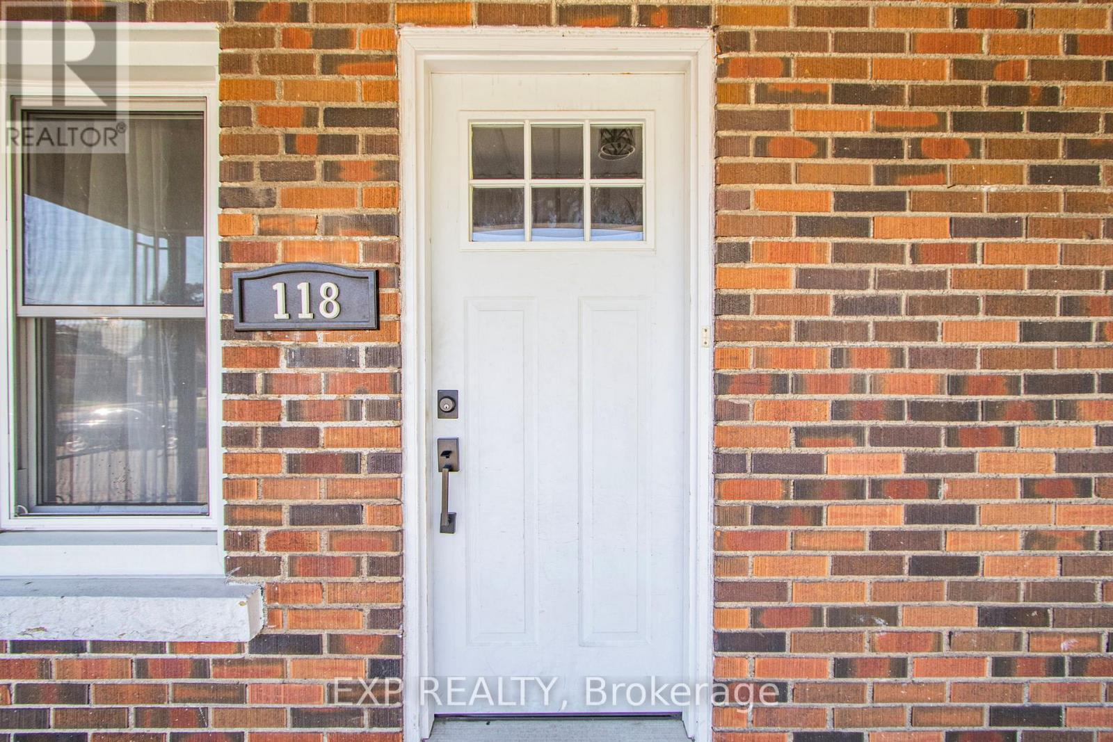 118 Mountville Avenue, Hamilton, Ontario  L9A 1E4 - Photo 3 - X12483055
