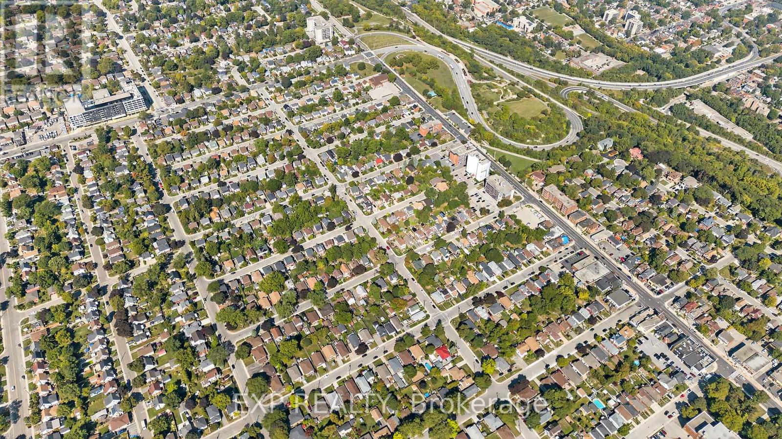 118 Mountville Avenue, Hamilton, Ontario  L9A 1E4 - Photo 34 - X12483055