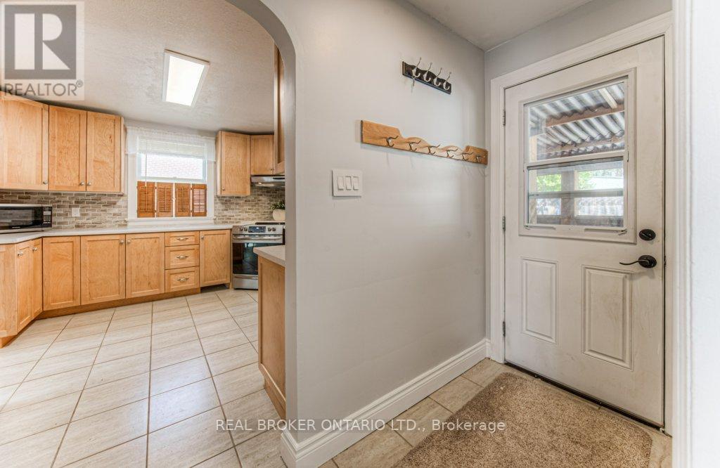 76 Brentwood Avenue, Kitchener, Ontario  N2H 2C8 - Photo 11 - X12483105