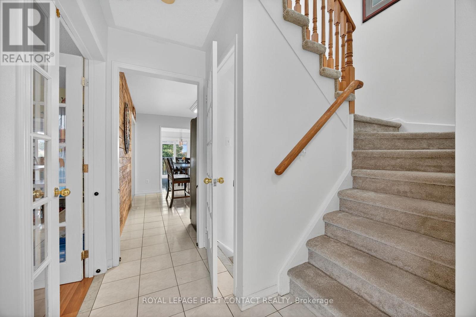 22 Bishop Drive, Barrie (Ardagh), Ontario  L4N 6Y6 - Photo 4 - S12352067