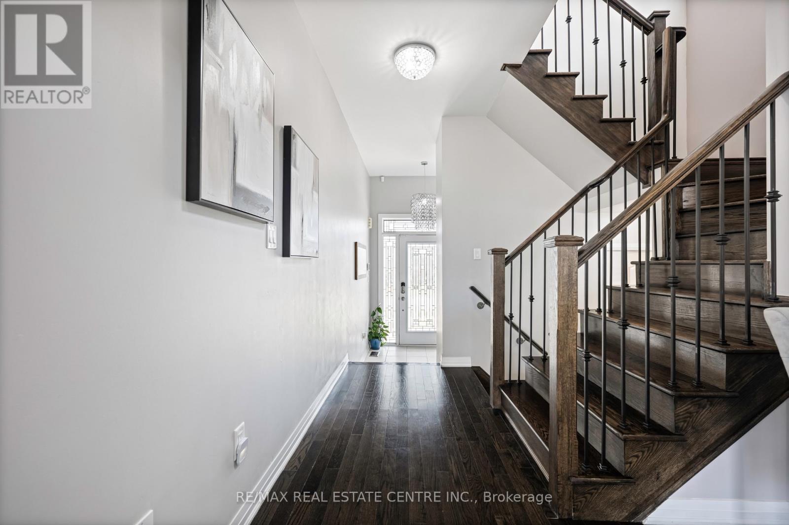 9 Porter Drive, Orangeville, Ontario  L9W 6Z4 - Photo 4 - W12483111