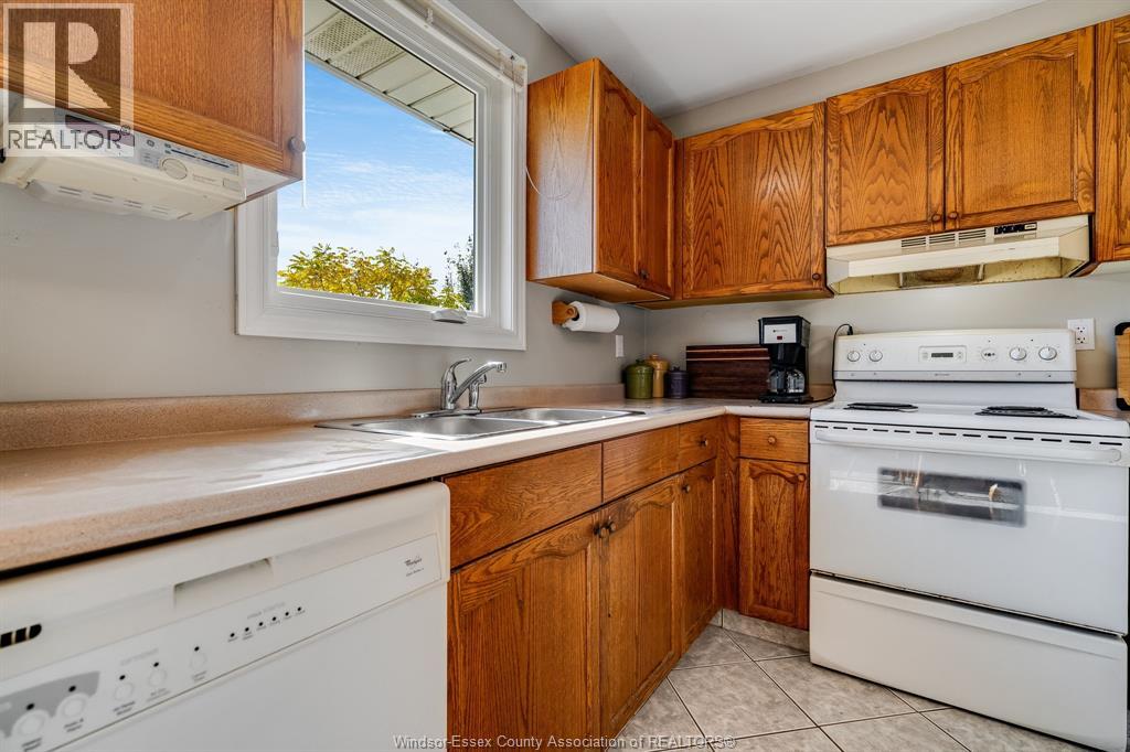 1587 Oakwood, Lakeshore, Ontario  N8L 1C8 - Photo 11 - 25027206