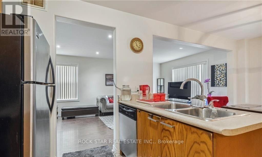 36 Chicory Crescent, St. Catharines, Ontario  L2R 6K7 - Photo 13 - X12479721