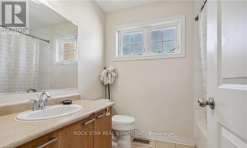 36 Chicory Crescent, St. Catharines, Ontario  L2R 6K7 - Photo 5 - X12479721
