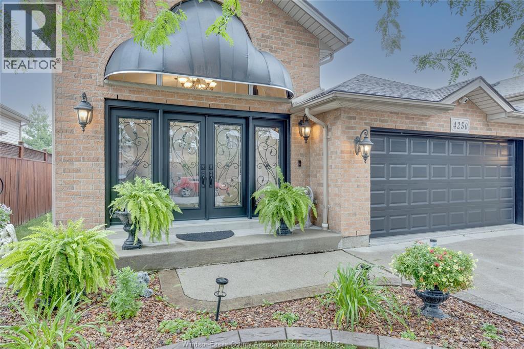 4250 Canberra Avenue, Windsor, Ontario  N9G 3E8 - Photo 2 - 25027177