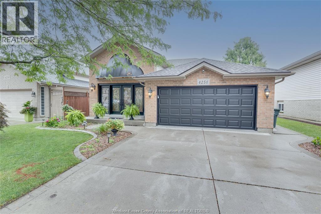 4250 Canberra Avenue, Windsor, Ontario  N9G 3E8 - Photo 3 - 25027177