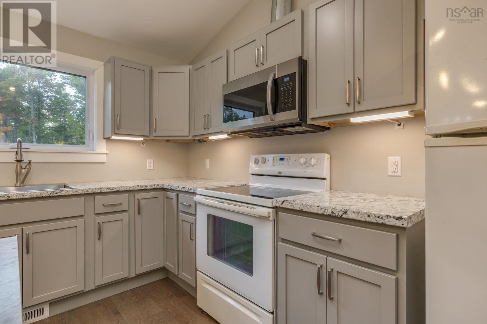 10 Jorphie Drive, East Uniacke, Nova Scotia  B0N 1Z0 - Photo 11 - 202524330