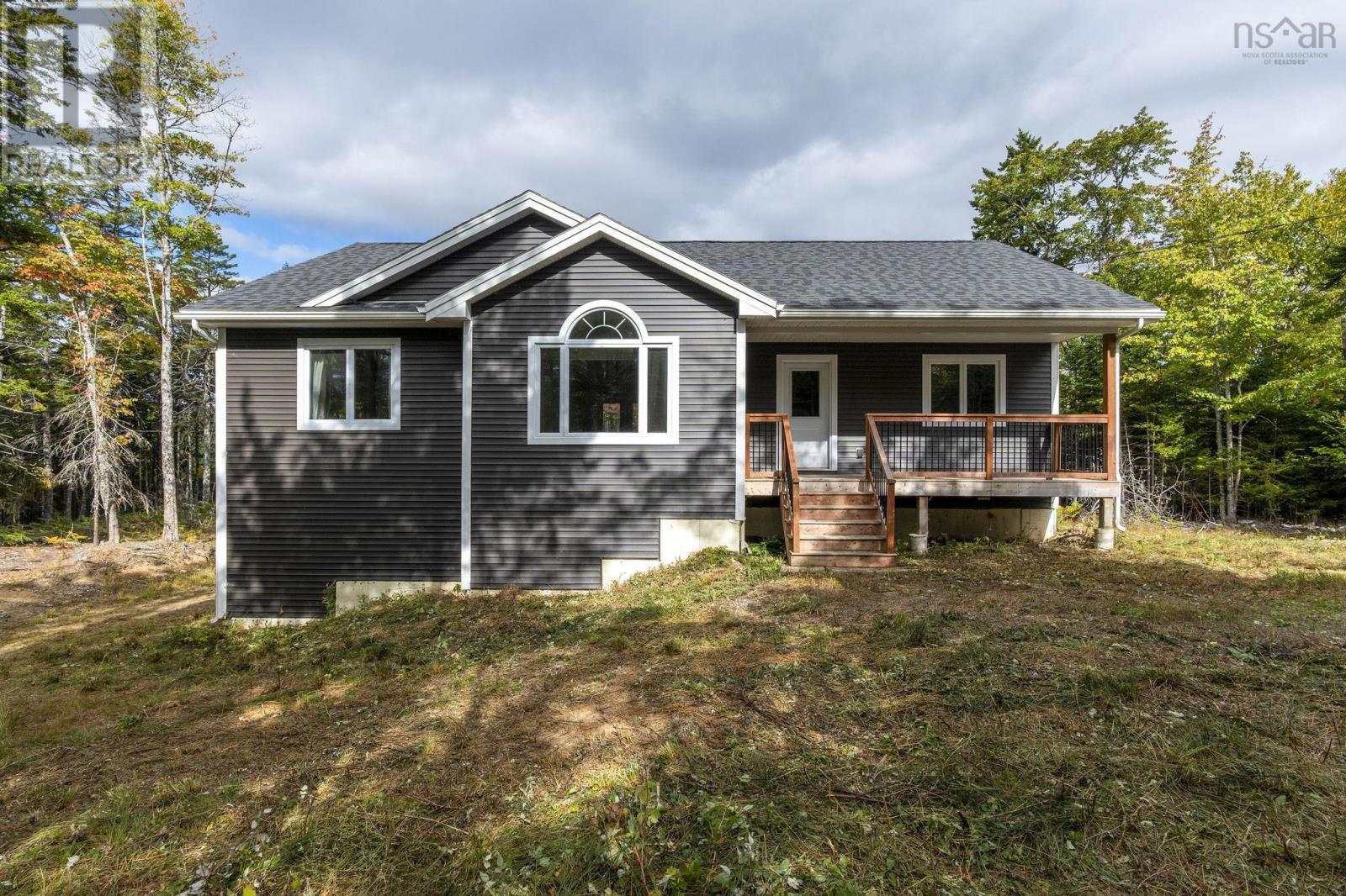 10 Jorphie Drive, East Uniacke, Nova Scotia  B0N 1Z0 - Photo 1 - 202524330