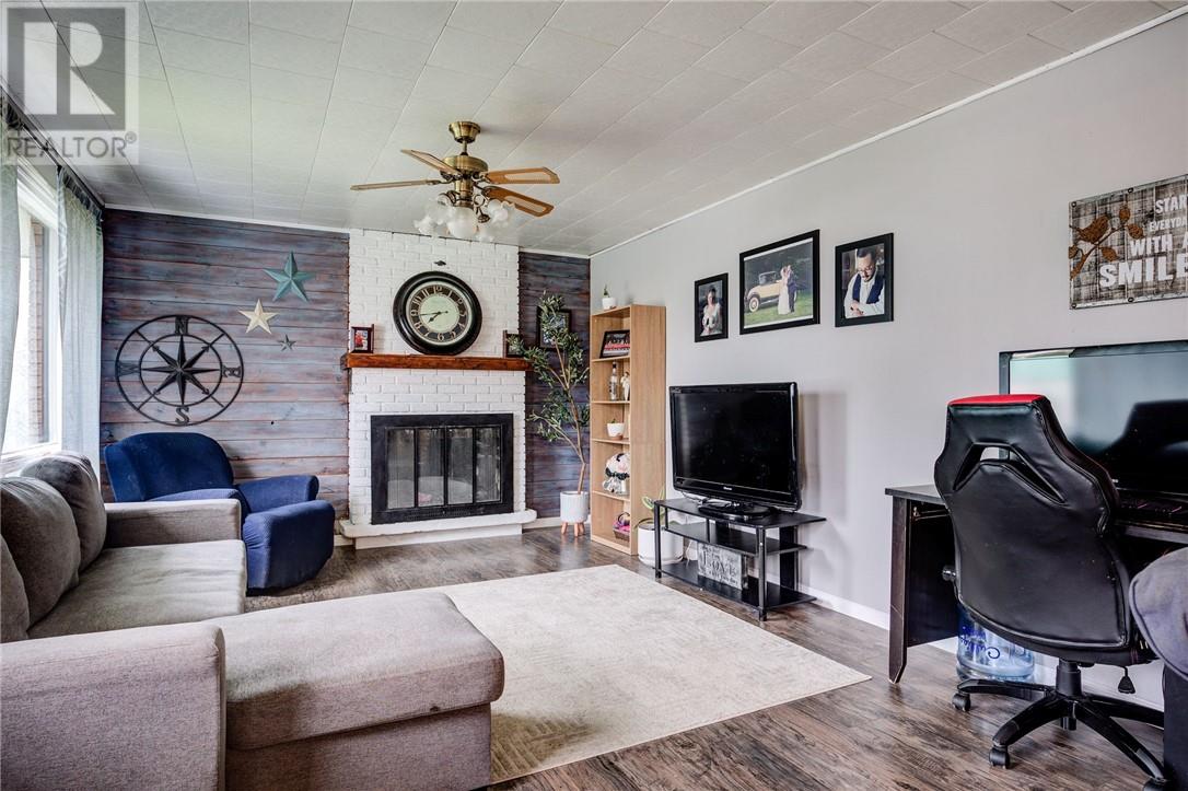 10 Rutland Avenue, Warren, Ontario  P0H 2N0 - Photo 3 - 2125371