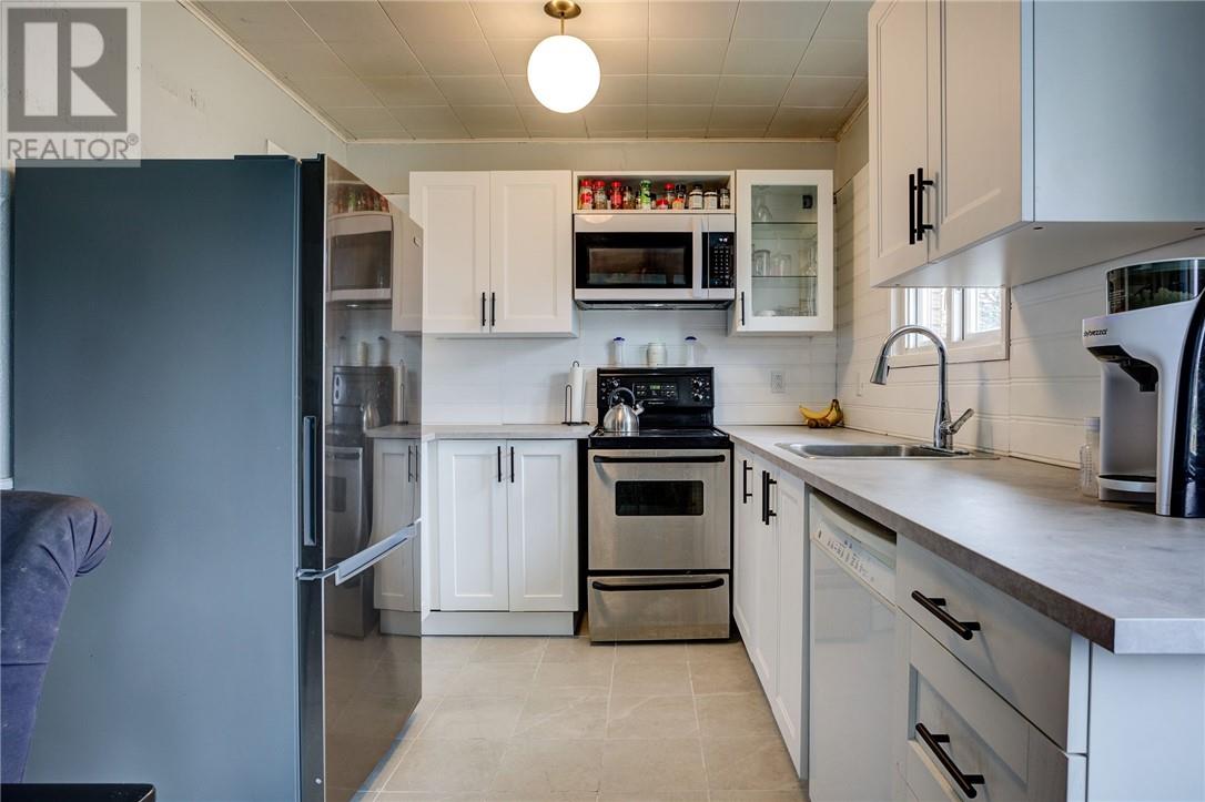 10 Rutland Avenue, Warren, Ontario  P0H 2N0 - Photo 4 - 2125371