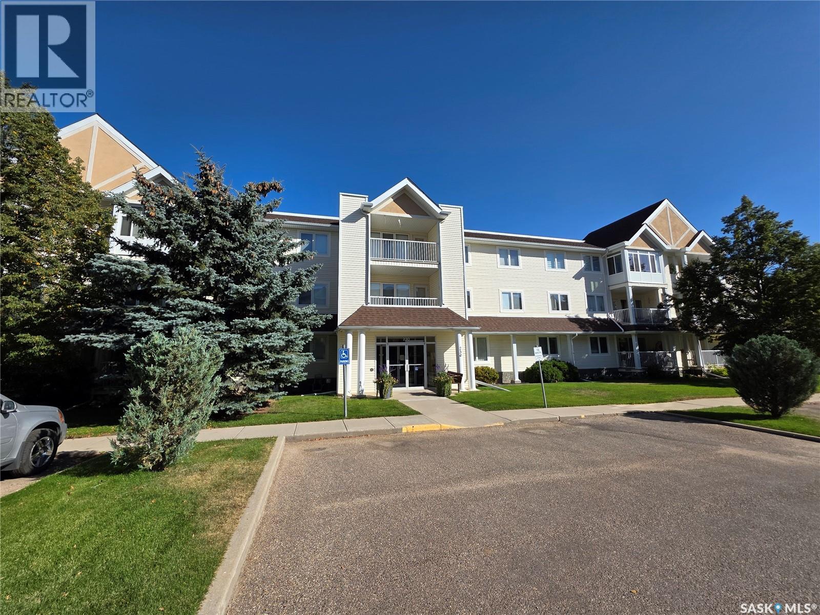 310 230 Lister Kaye Crescent, Swift Current, Saskatchewan  S9H 0A2 - Photo 2 - SK021763