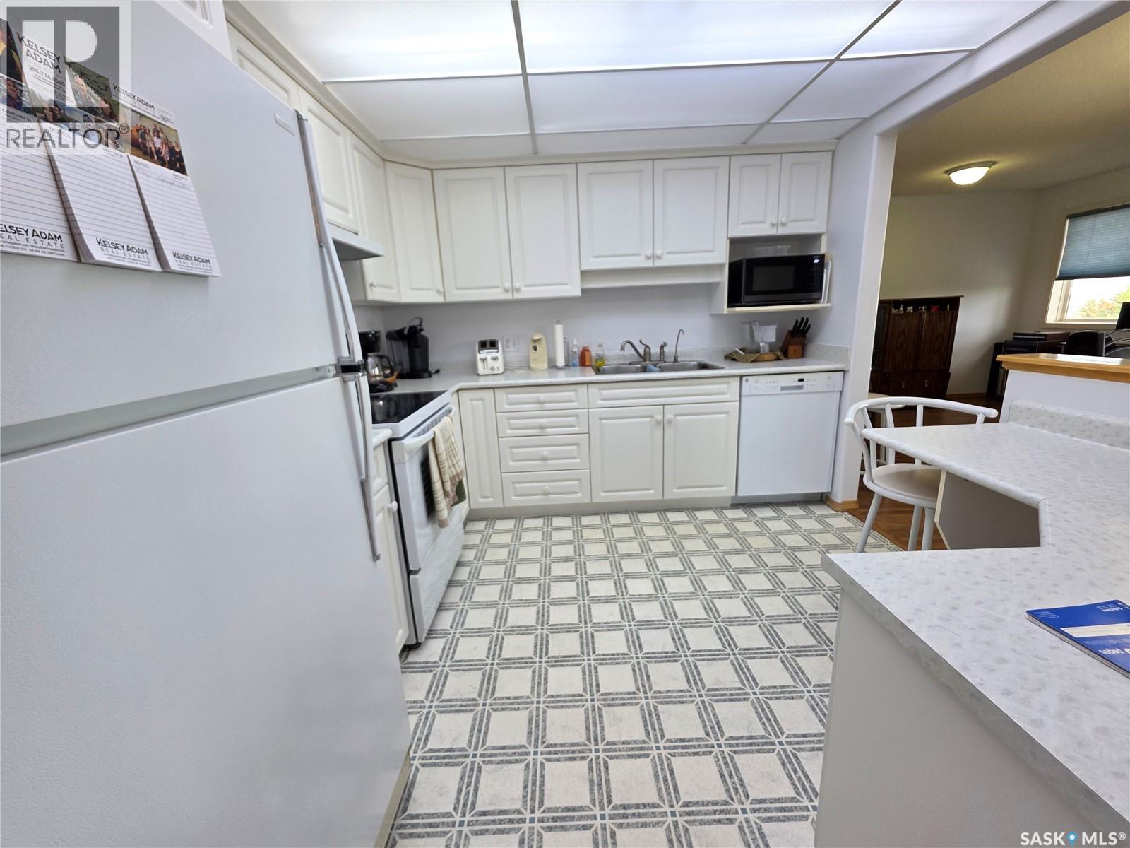 310 230 Lister Kaye Crescent, Swift Current, Saskatchewan  S9H 0A2 - Photo 6 - SK021763