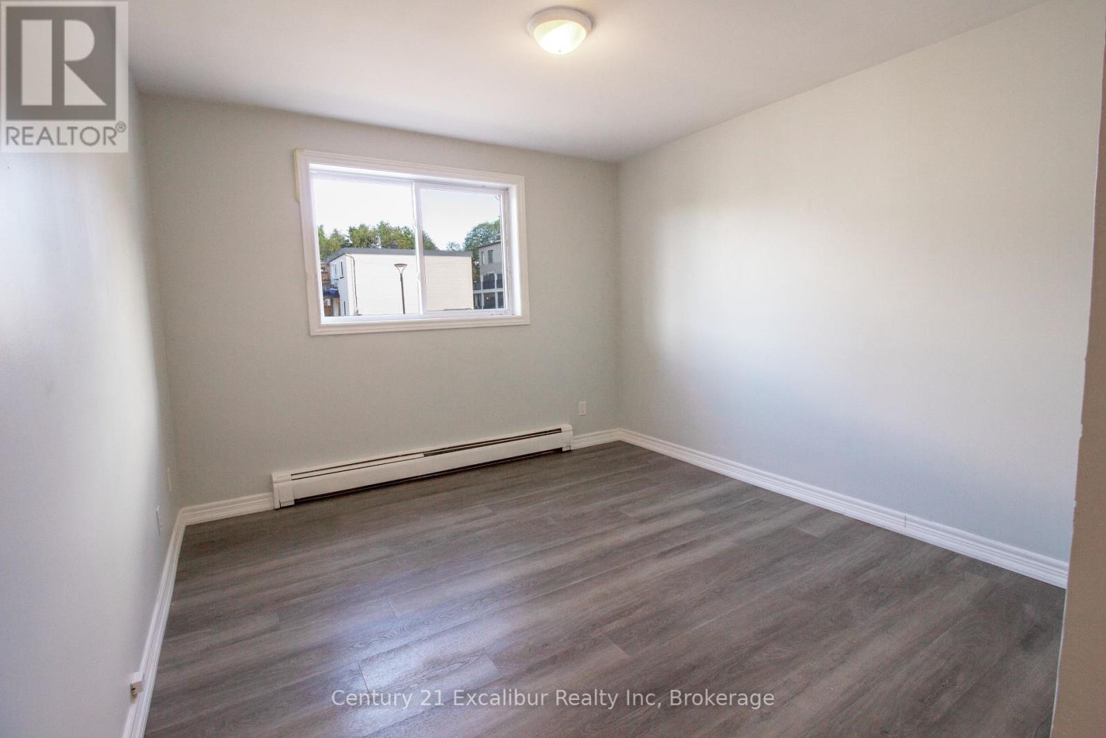 9 - 320 Queen Street E, Centre Wellington, Ontario  N1M 1T4 - Photo 9 - X12457008