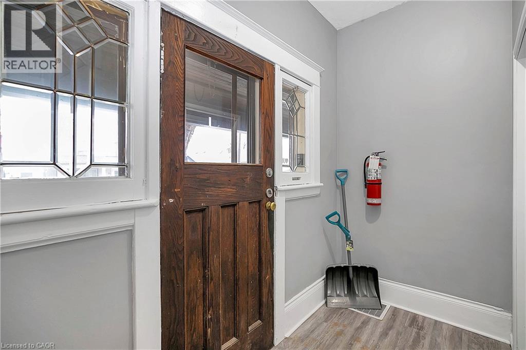 133 Park Row N, Hamilton, Ontario  L8E 4E7 - Photo 2 - 40782202