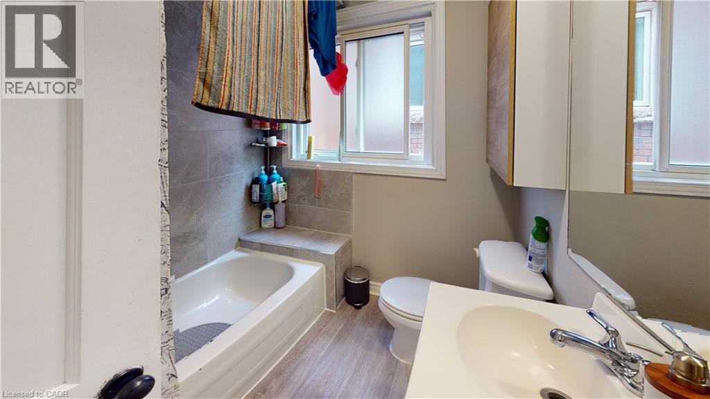 62 Barnesdale Avenue S, Hamilton, Ontario  L8M 2V4 - Photo 15 - 40782192