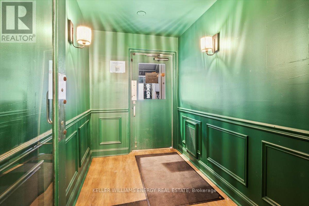 21 Celina Street, Oshawa (Central), Ontario  L1H 4M9 - Photo 4 - E12483279