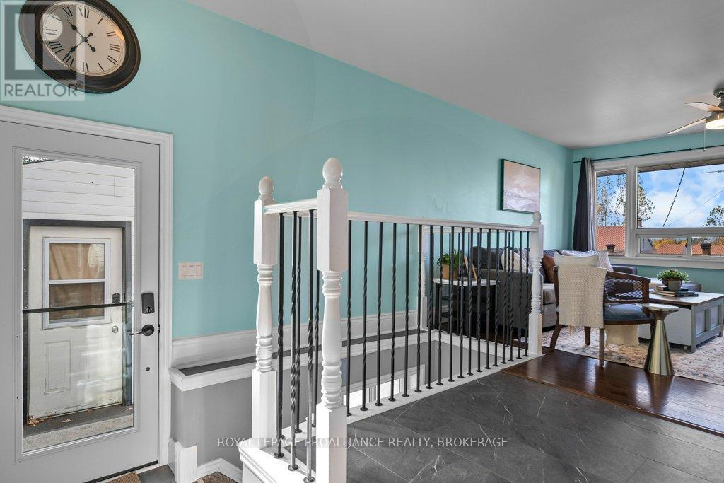 208 Westbury Avenue, Loyalist, Ontario  K0H 1G0 - Photo 14 - X12483270