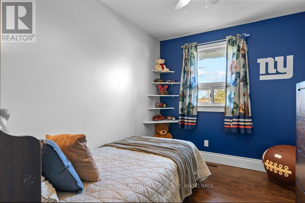 208 Westbury Avenue, Loyalist, Ontario  K0H 1G0 - Photo 18 - X12483270