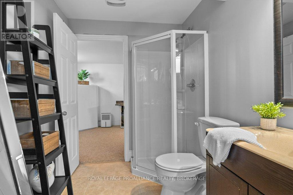 208 Westbury Avenue, Loyalist, Ontario  K0H 1G0 - Photo 23 - X12483270