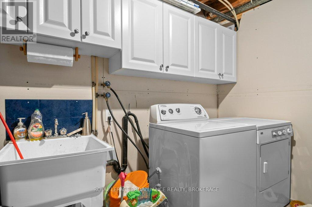 208 Westbury Avenue, Loyalist, Ontario  K0H 1G0 - Photo 27 - X12483270