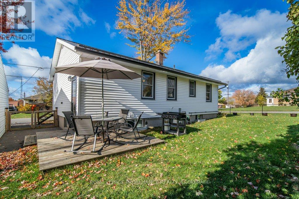 208 Westbury Avenue, Loyalist, Ontario  K0H 1G0 - Photo 29 - X12483270