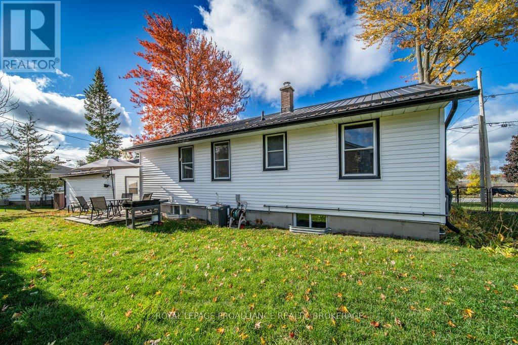 208 Westbury Avenue, Loyalist, Ontario  K0H 1G0 - Photo 30 - X12483270