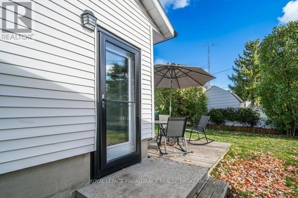 208 Westbury Avenue, Loyalist, Ontario  K0H 1G0 - Photo 32 - X12483270