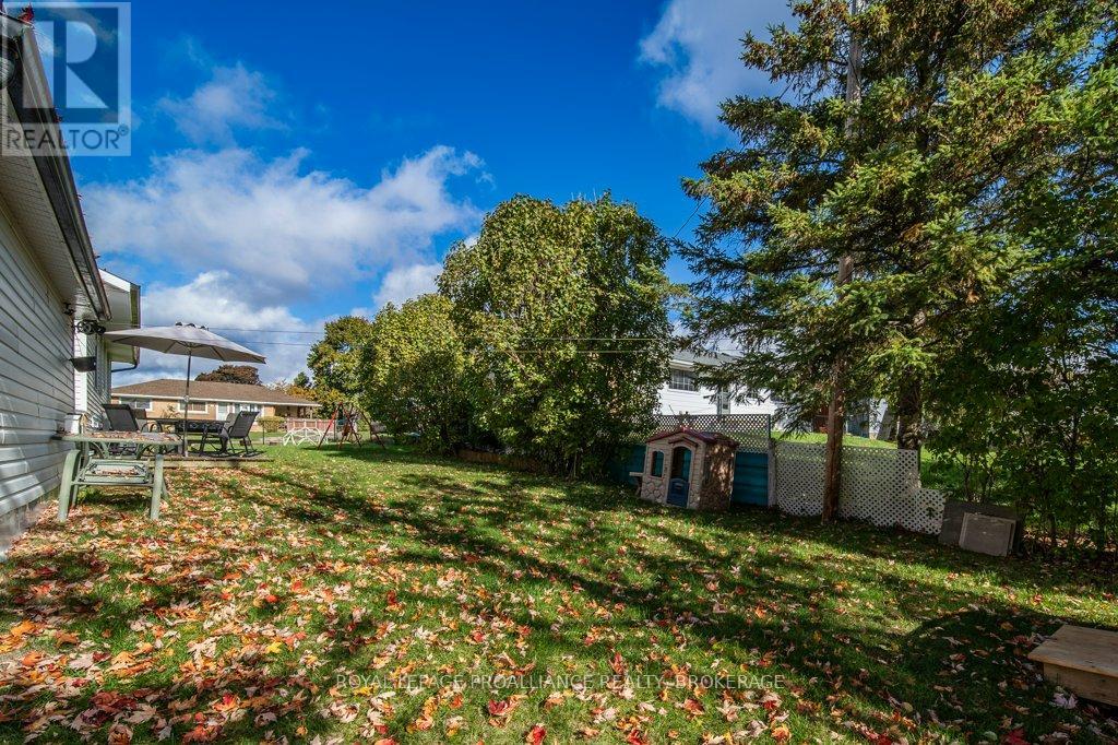 208 Westbury Avenue, Loyalist, Ontario  K0H 1G0 - Photo 35 - X12483270