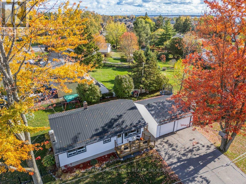 208 Westbury Avenue, Loyalist, Ontario  K0H 1G0 - Photo 42 - X12483270
