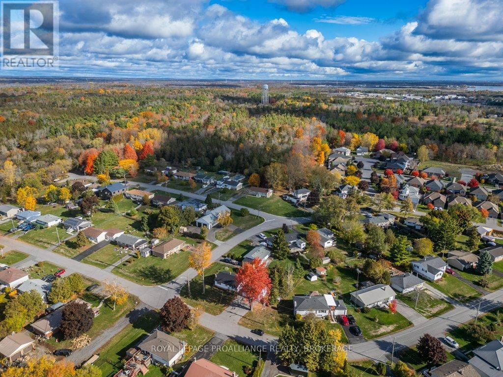 208 Westbury Avenue, Loyalist, Ontario  K0H 1G0 - Photo 46 - X12483270