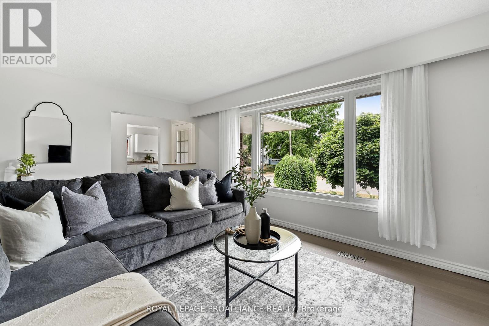 556 Sinclair Street, Cobourg, Ontario  K9A 2Y7 - Photo 11 - X12483275