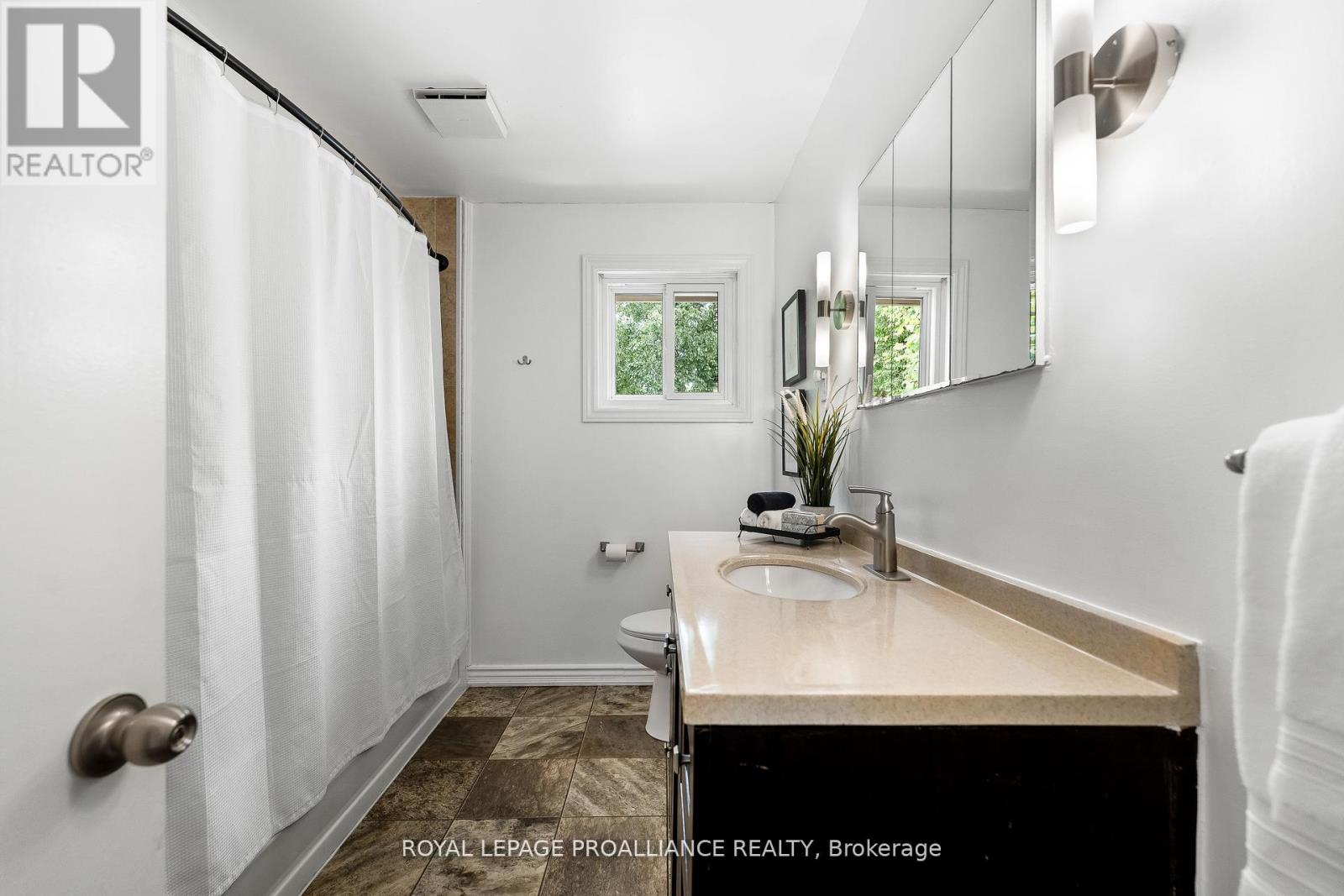 556 Sinclair Street, Cobourg, Ontario  K9A 2Y7 - Photo 20 - X12483275