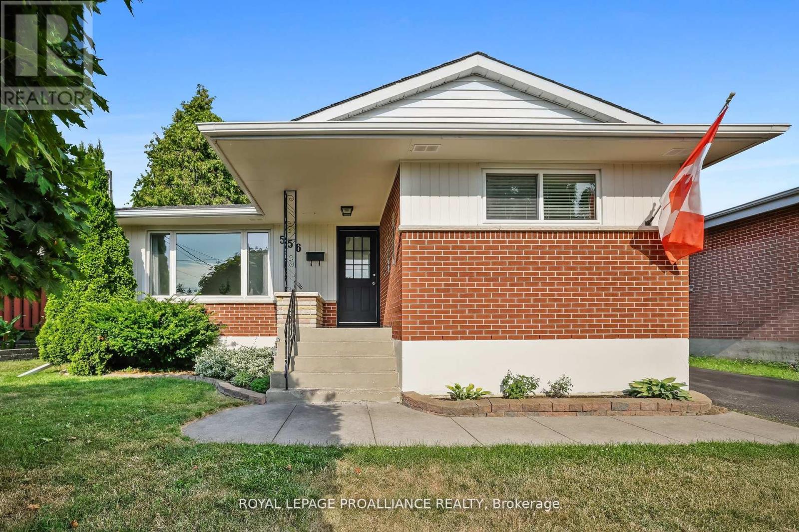 556 Sinclair Street, Cobourg, Ontario  K9A 2Y7 - Photo 3 - X12483275