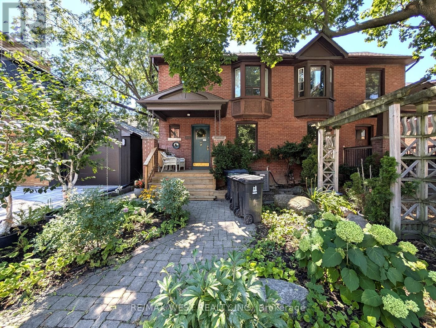 BASEMENT - 195 ELLSWORTH AVENUE, Toronto, Ontario