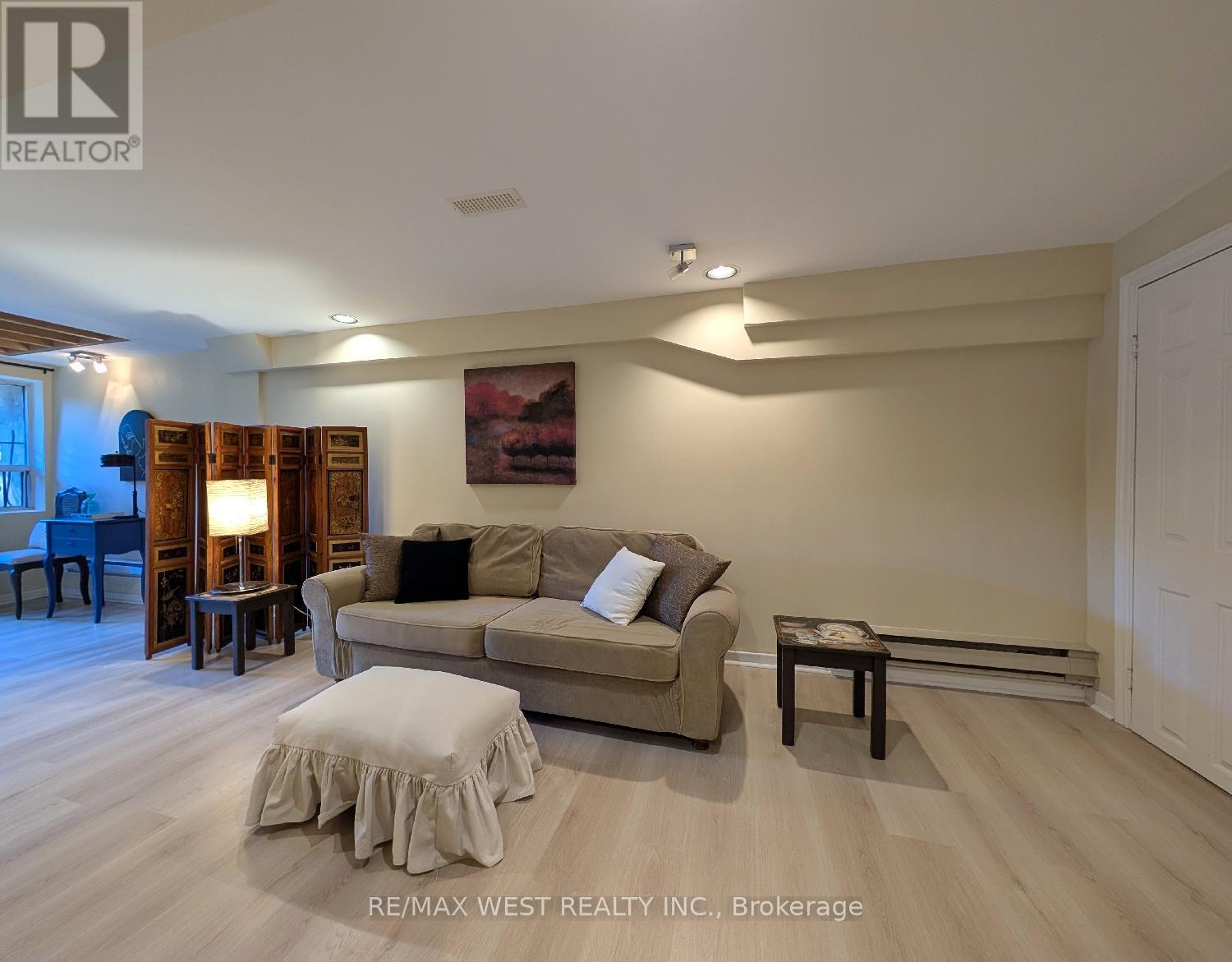 Basement - 195 Ellsworth Avenue, Toronto, Ontario  M6G 2K7 - Photo 11 - C12483112