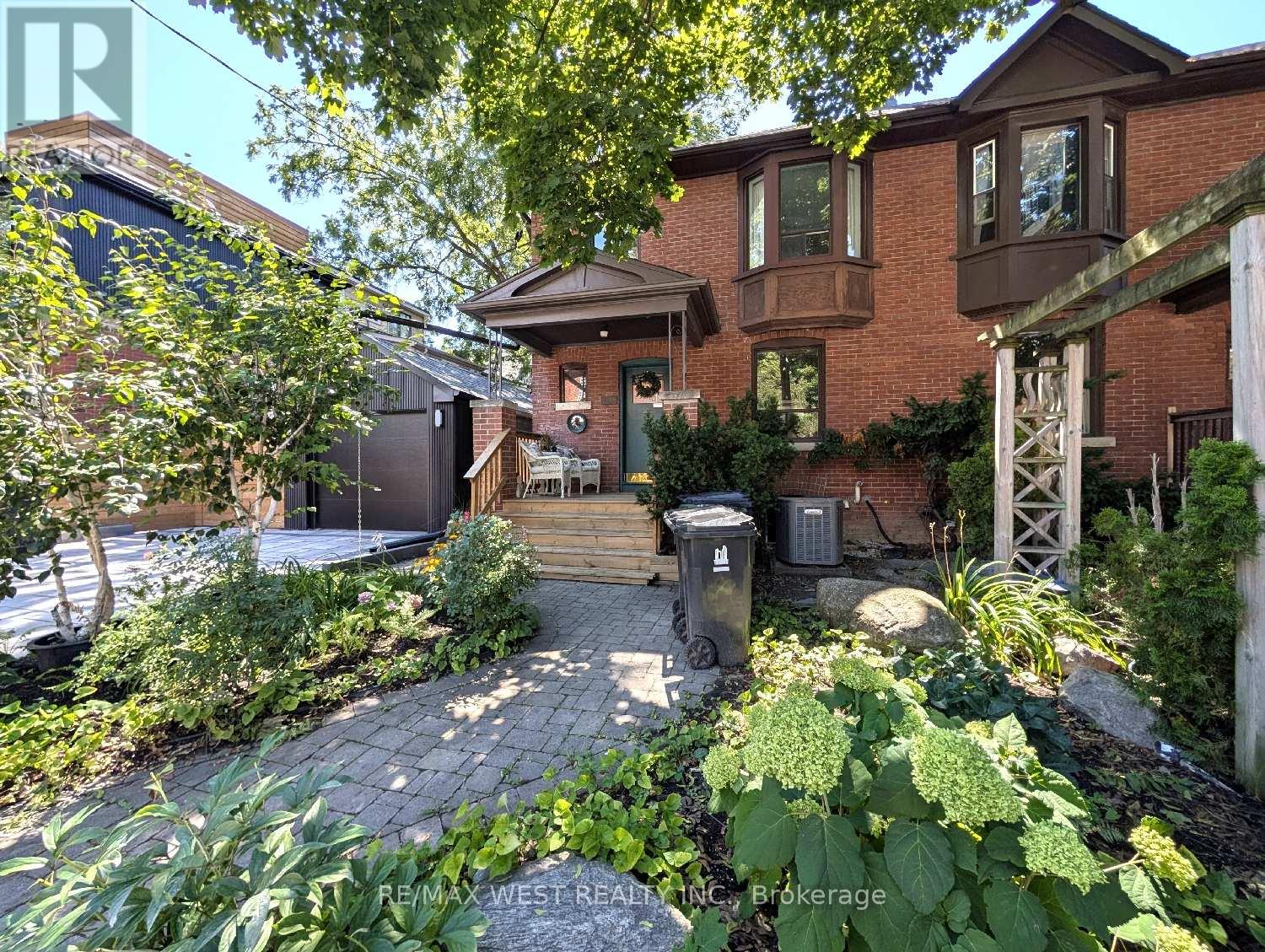 Basement - 195 Ellsworth Avenue, Toronto, Ontario  M6G 2K7 - Photo 2 - C12483112