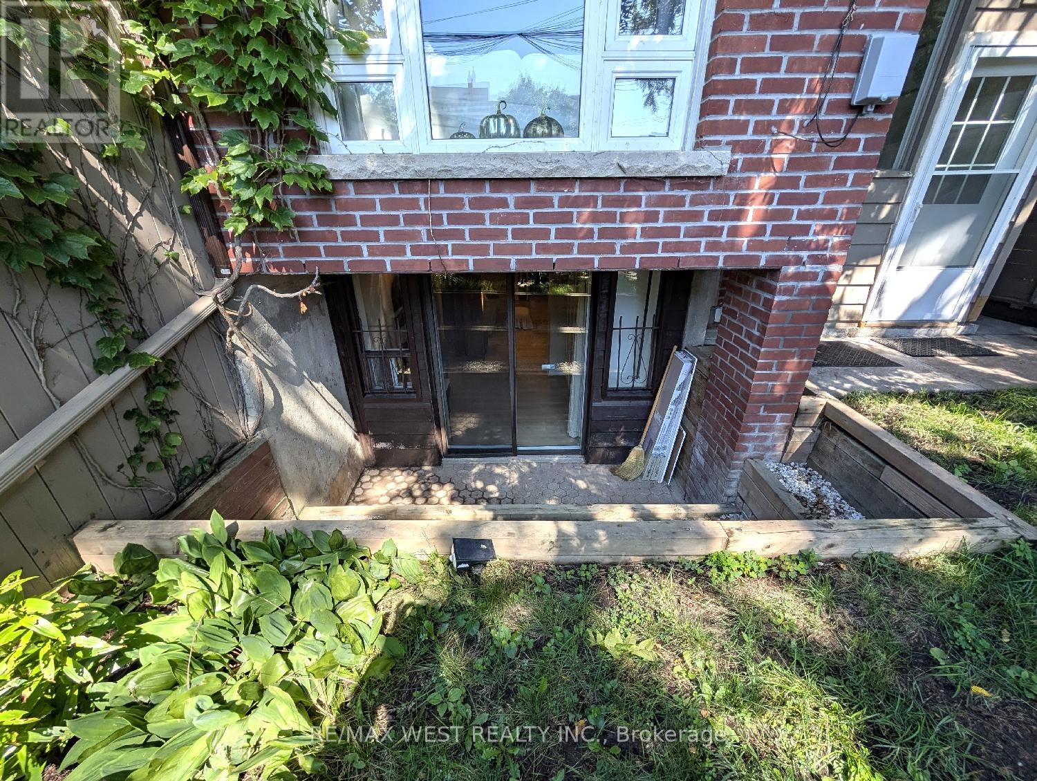 Basement - 195 Ellsworth Avenue, Toronto, Ontario  M6G 2K7 - Photo 25 - C12483112