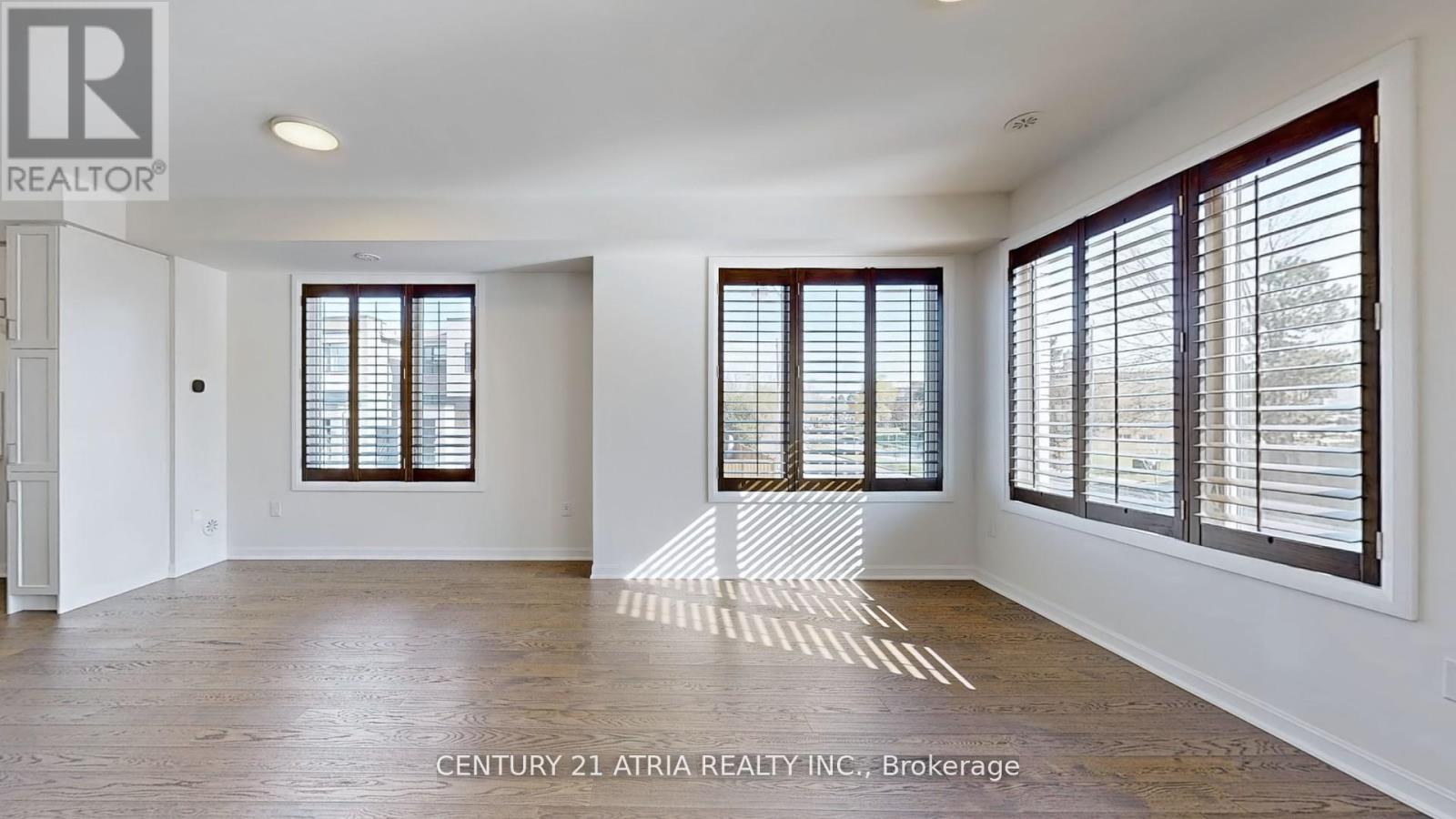205 The Donway East, Toronto, Ontario  M3B 0B4 - Photo 15 - C12483119
