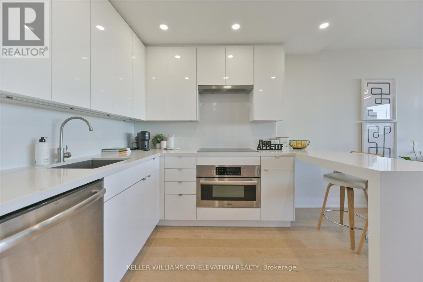 1612 - 914 Yonge Street, Toronto, Ontario  M4W 3C8 - Photo 8 - C12483121