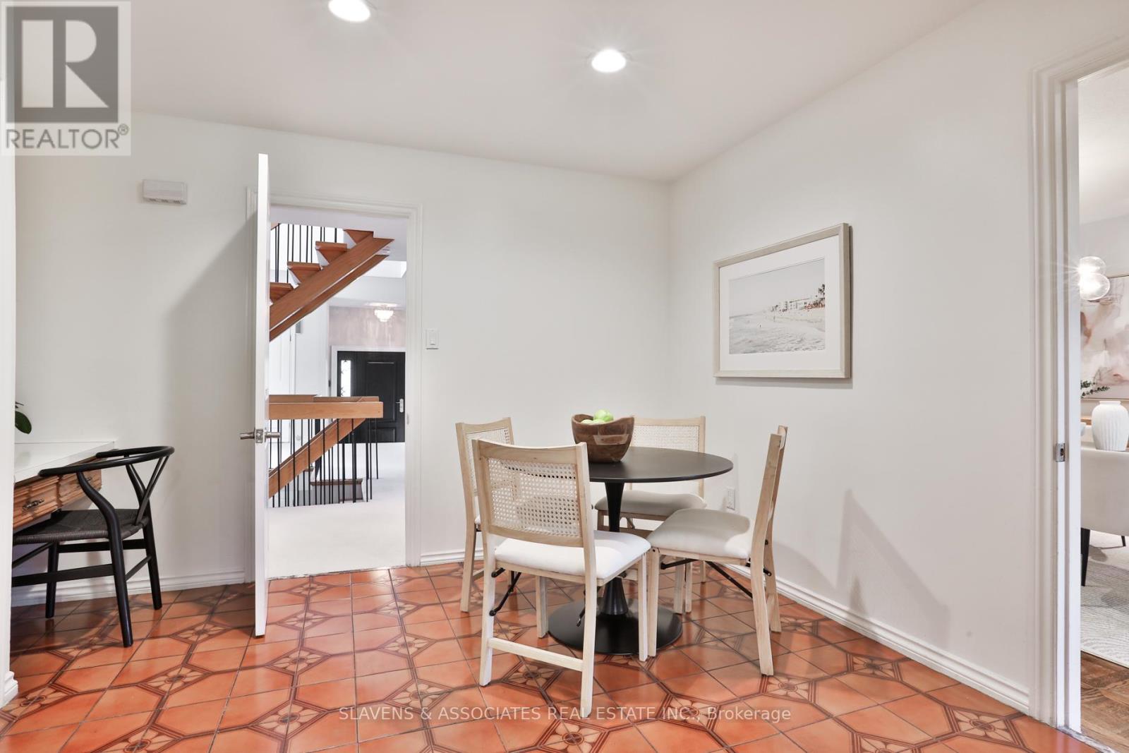 32 Hillmount Avenue, Toronto, Ontario  M6B 1X2 - Photo 12 - C12483125