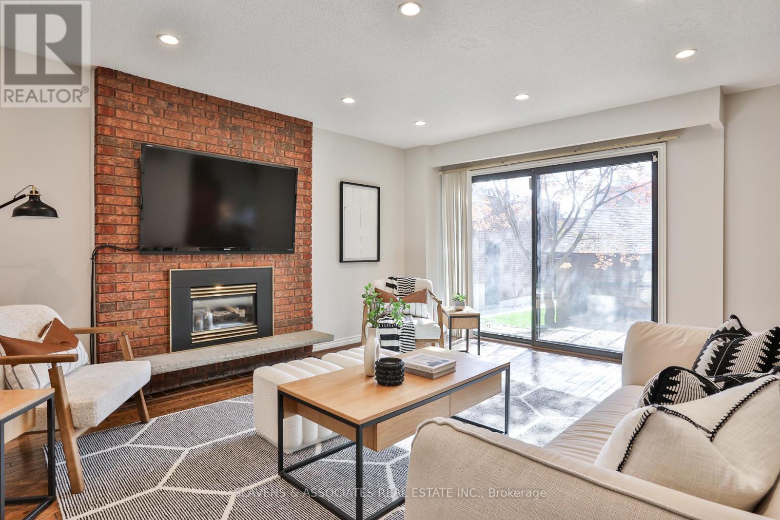 32 Hillmount Avenue, Toronto, Ontario  M6B 1X2 - Photo 14 - C12483125