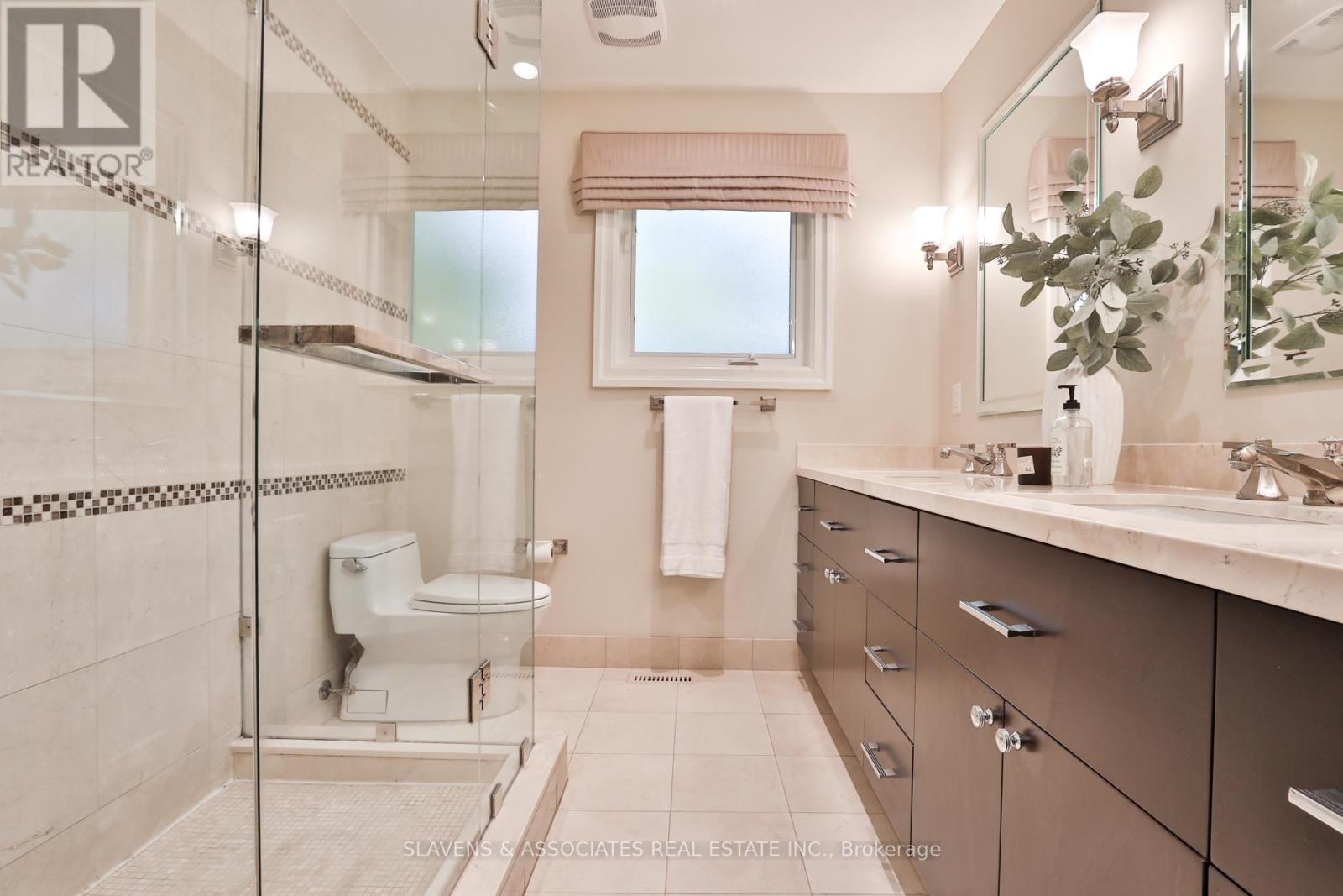 32 Hillmount Avenue, Toronto, Ontario  M6B 1X2 - Photo 20 - C12483125