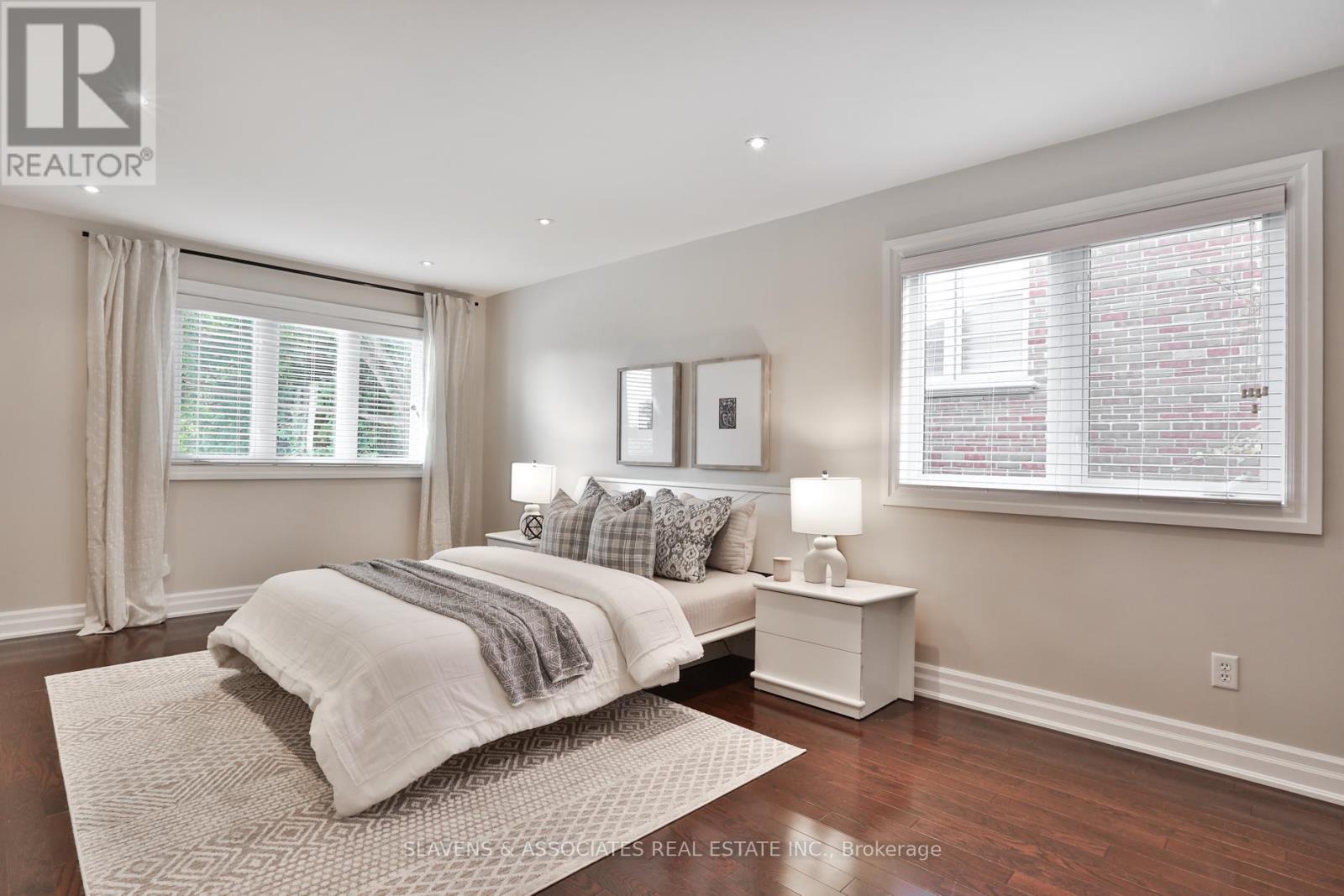 32 Hillmount Avenue, Toronto, Ontario  M6B 1X2 - Photo 22 - C12483125