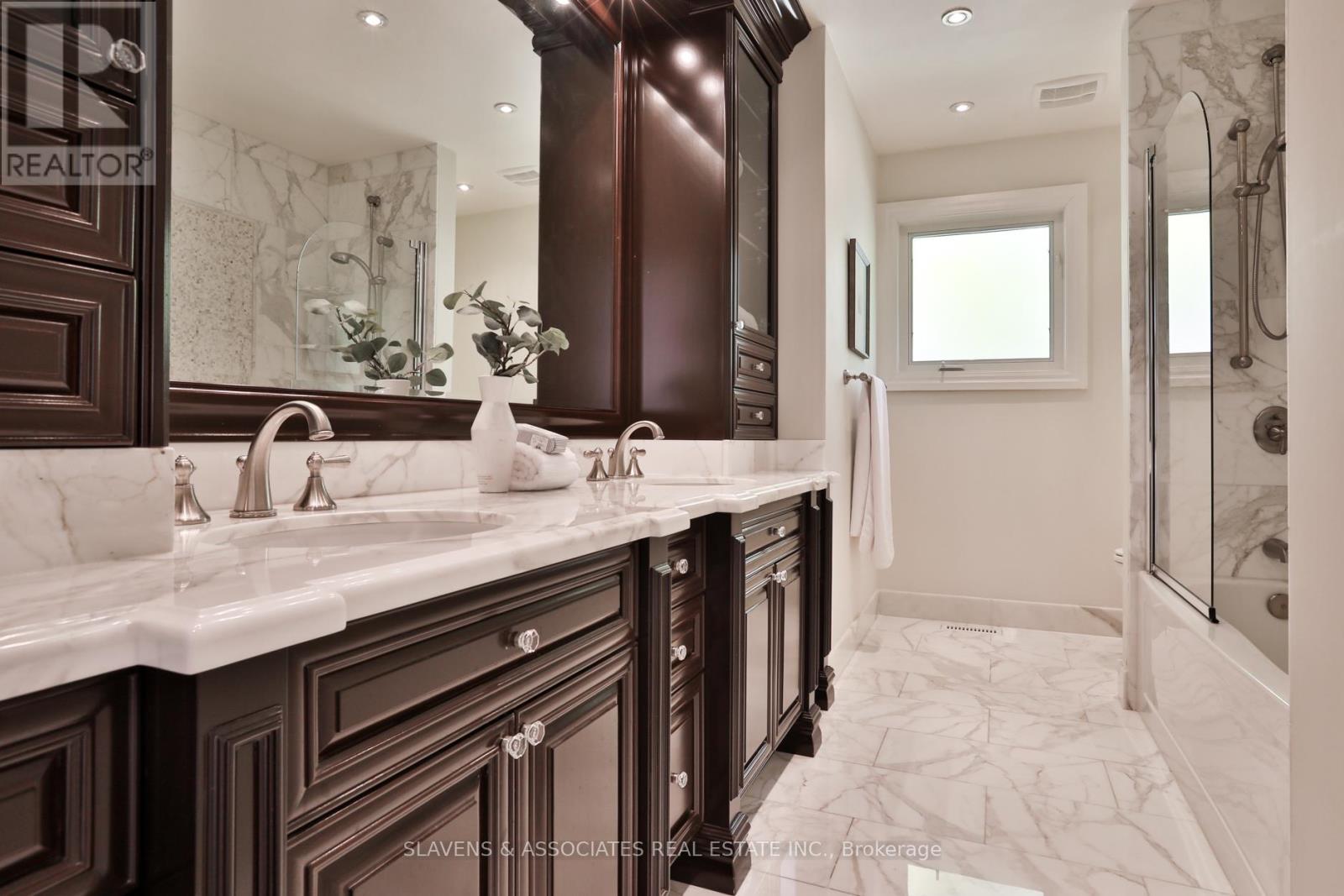 32 Hillmount Avenue, Toronto, Ontario  M6B 1X2 - Photo 25 - C12483125