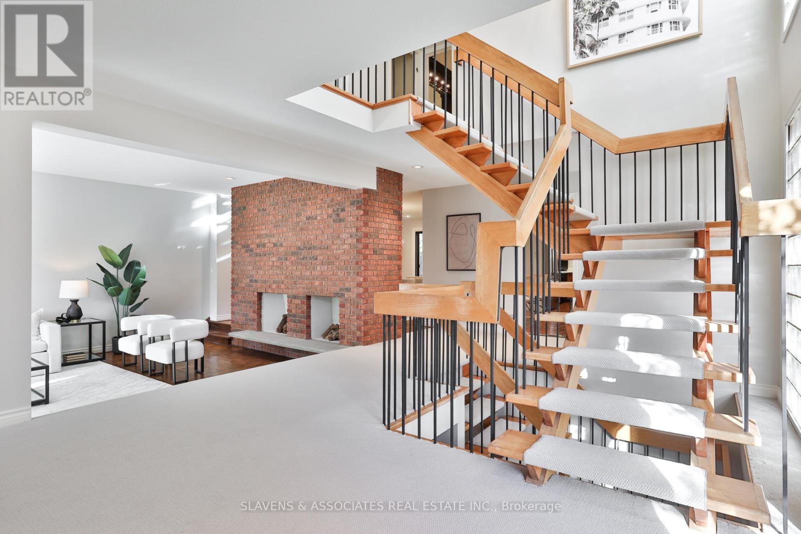 32 Hillmount Avenue, Toronto, Ontario  M6B 1X2 - Photo 3 - C12483125