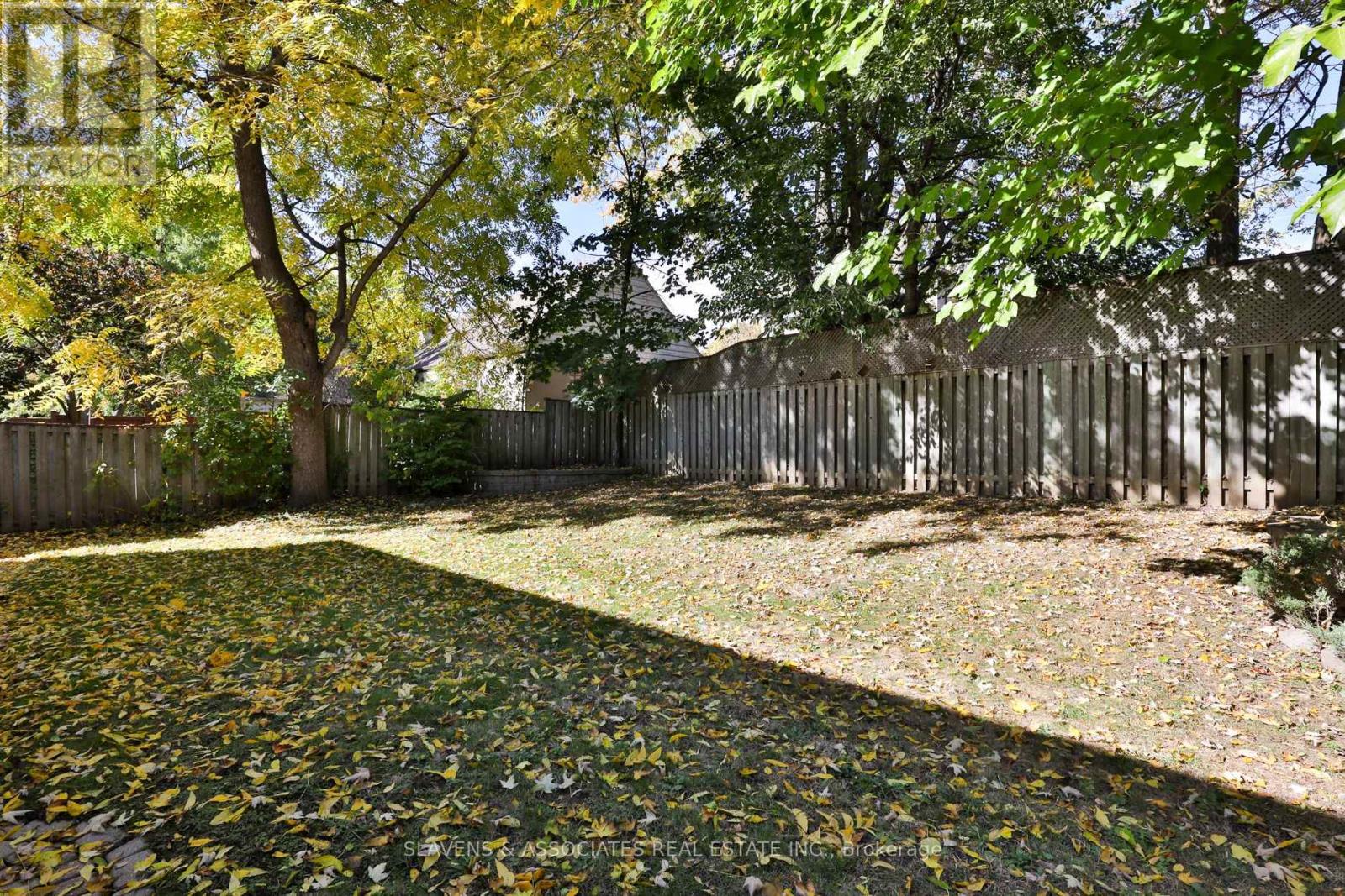 32 Hillmount Avenue, Toronto, Ontario  M6B 1X2 - Photo 35 - C12483125
