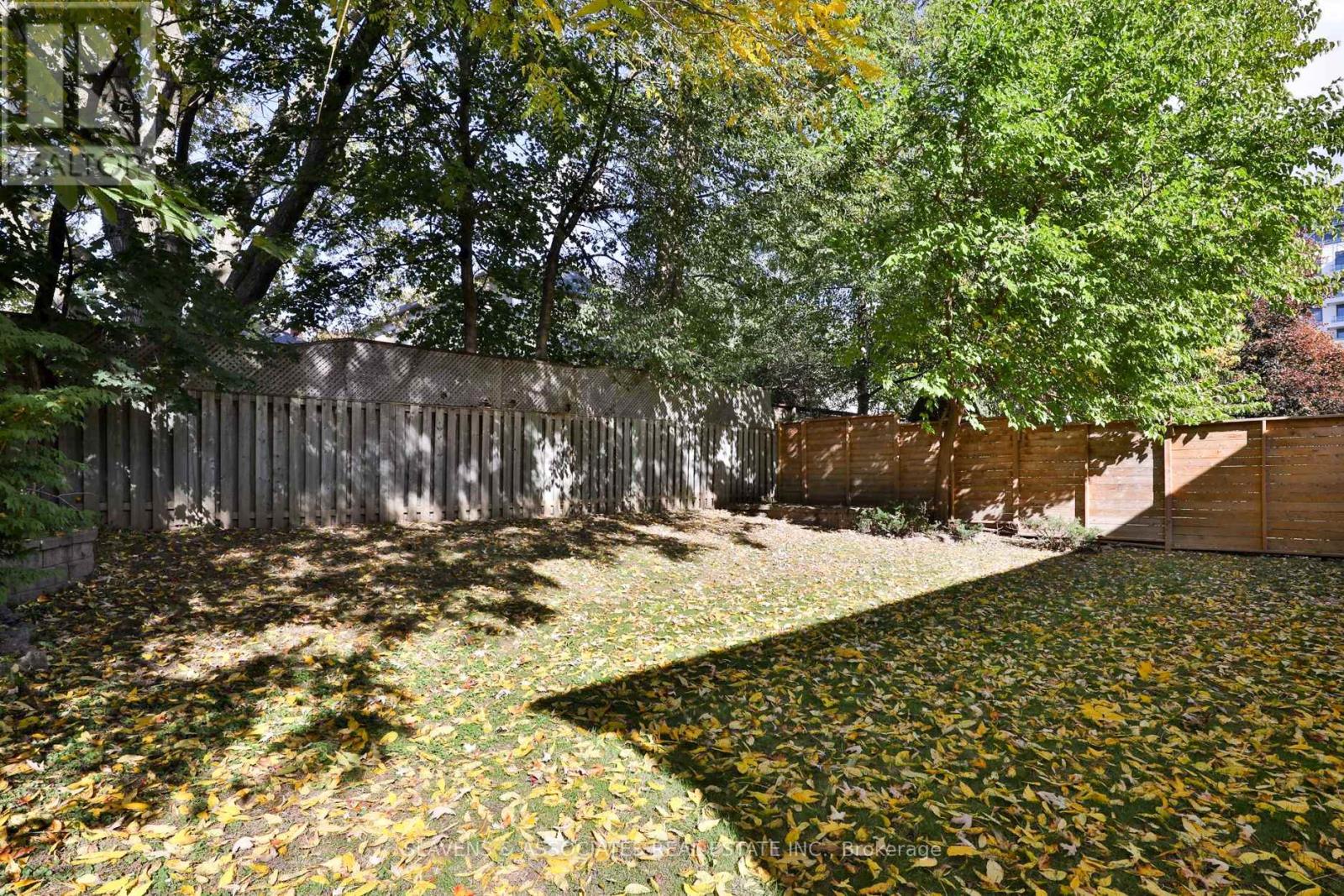 32 Hillmount Avenue, Toronto, Ontario  M6B 1X2 - Photo 36 - C12483125