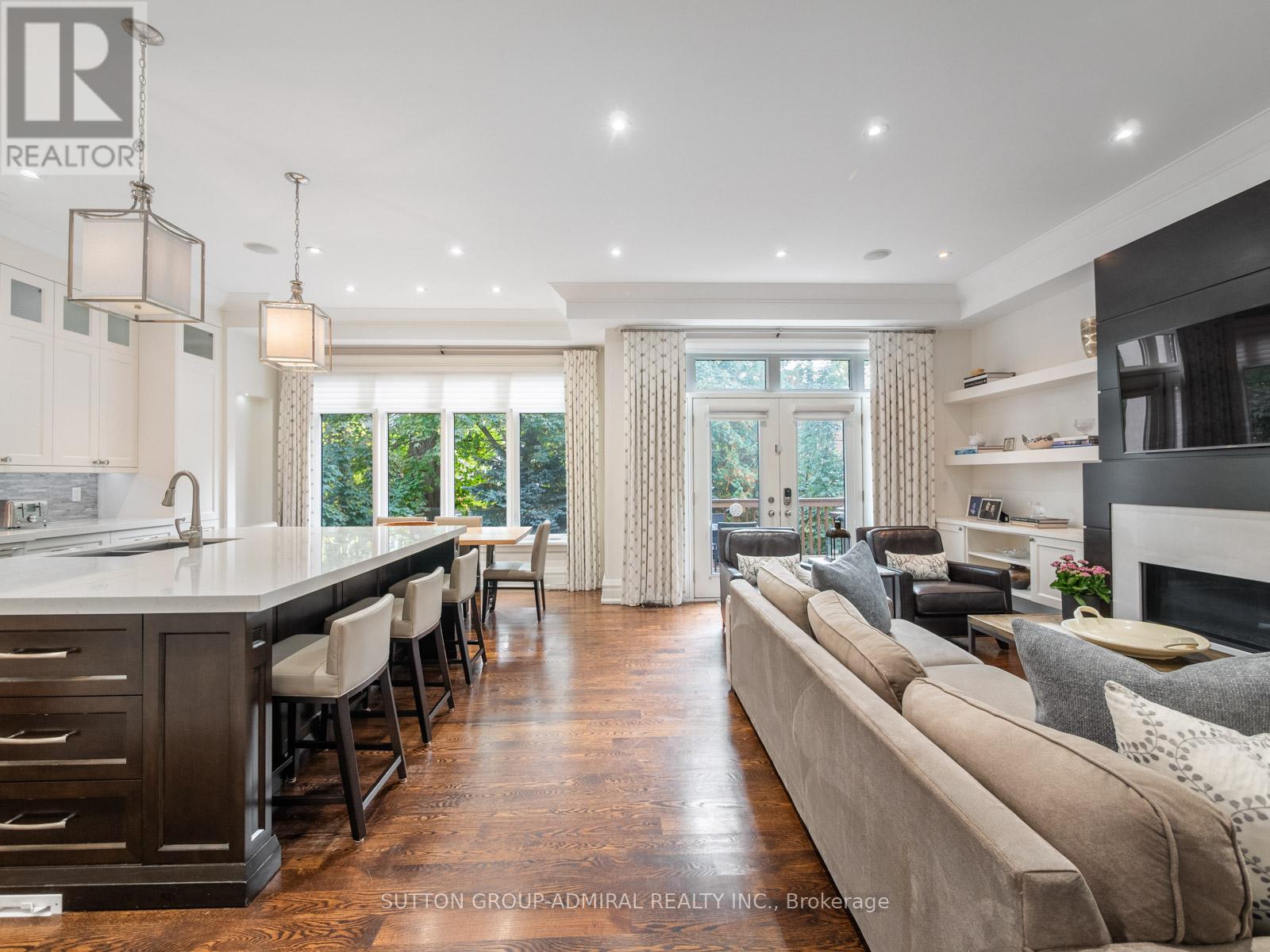 237 Joicey Boulevard, Toronto (Bedford Park-Nortown), Ontario  M5M 2V6 - Photo 11 - C12483160